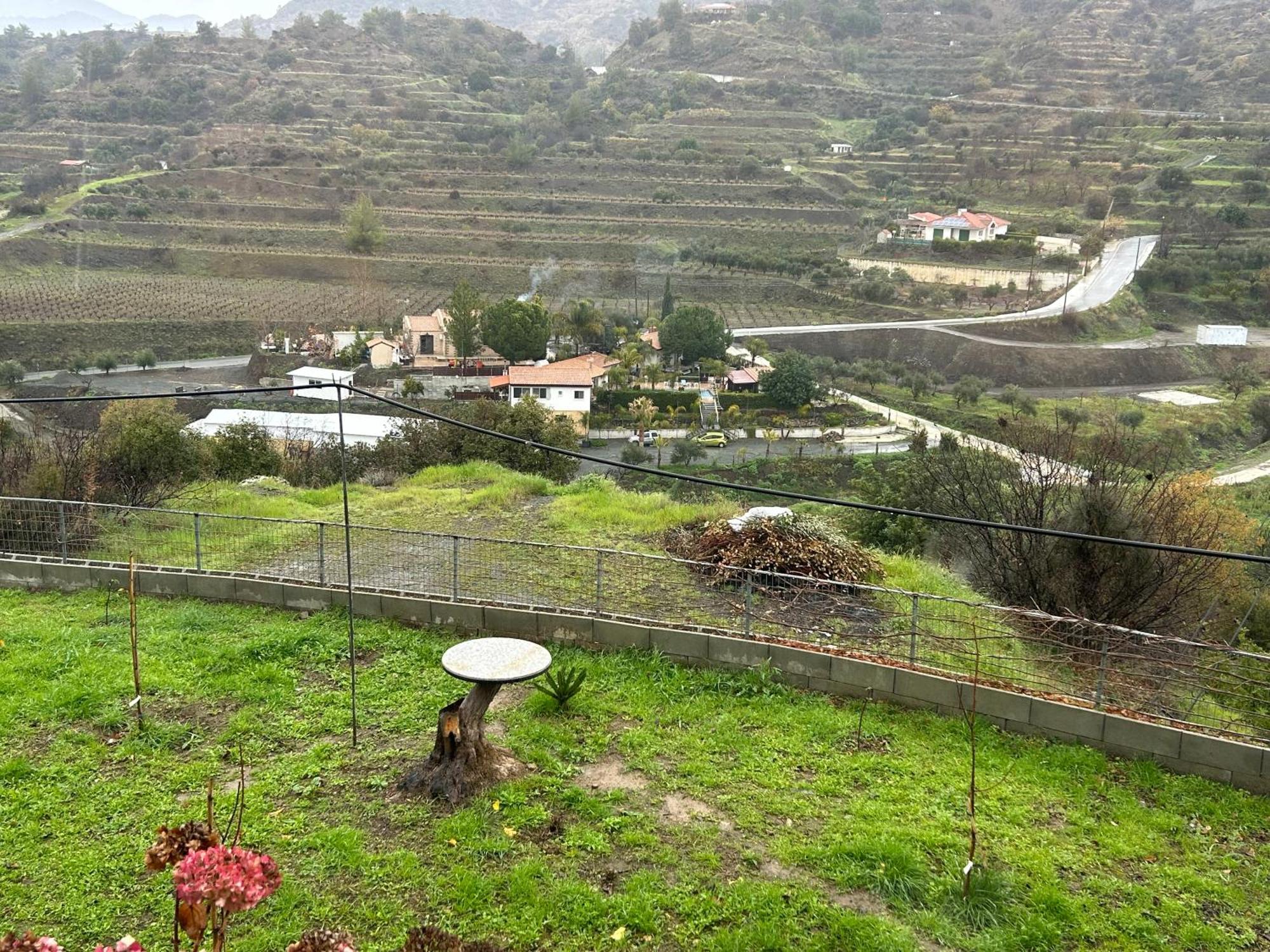 איוס מאמס Sofros Valley Hills Chalet מראה חיצוני תמונה